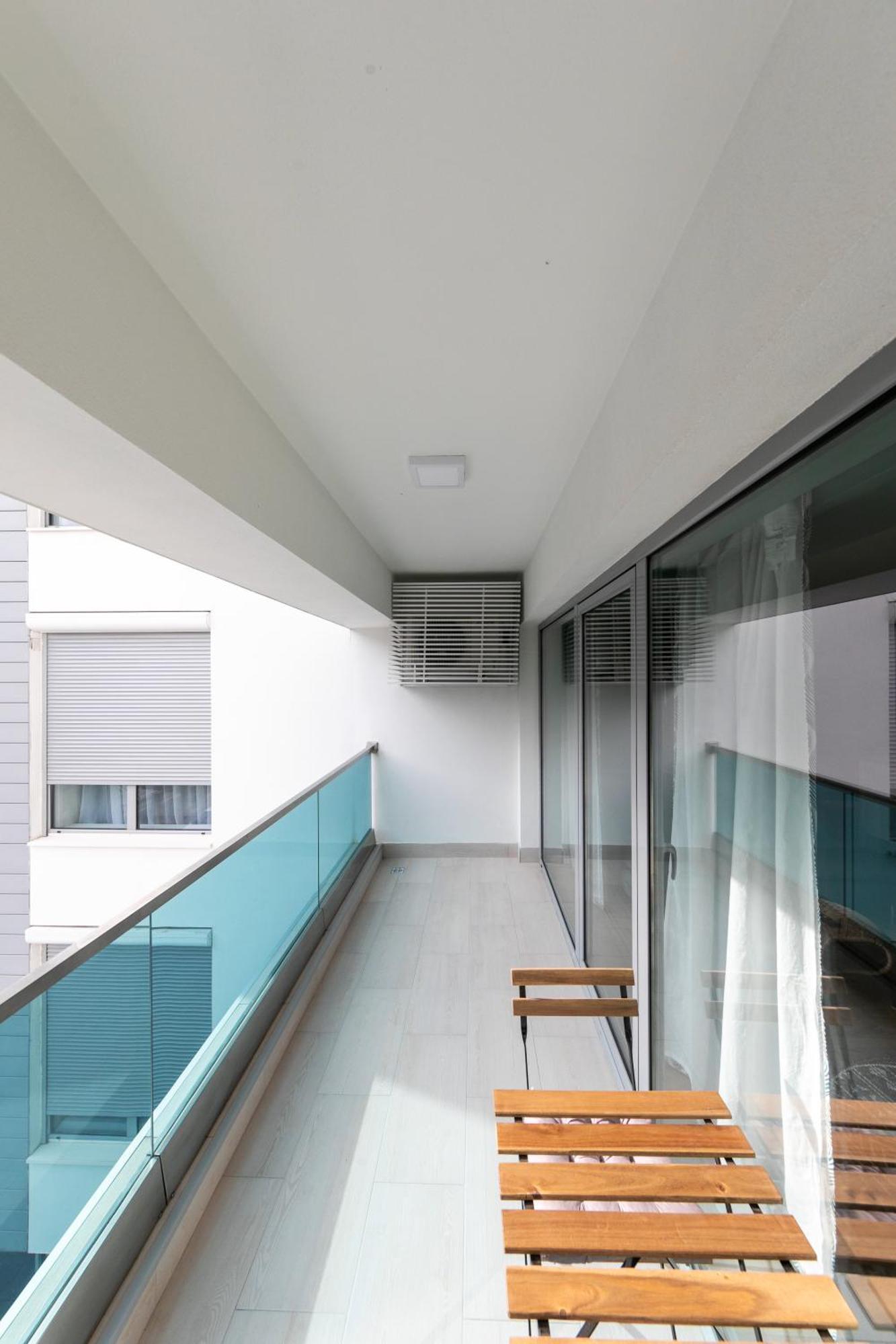 Blue Shadow - Moxa Home - New Building Boekarest Buitenkant foto